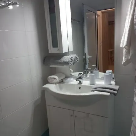 Sophie's Sunny Spot 1 Yefira